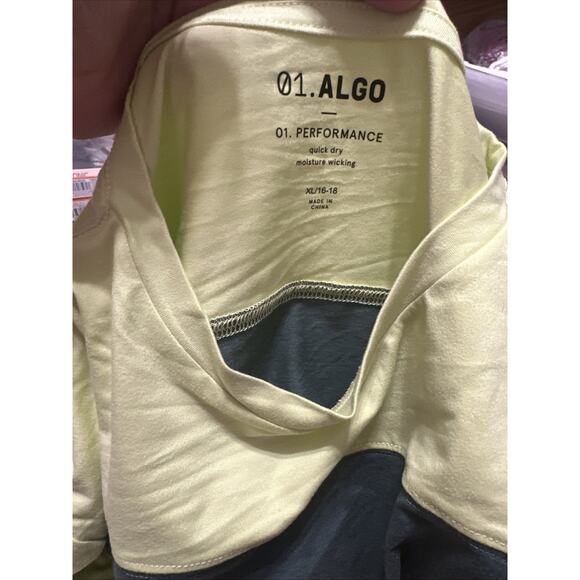 01.Algo Boys Green Performance Long Sleeve Shirt Moisture Wicking X-Large NWOT - Picture 3 of 5